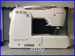 Singer Curvy 8770 Sewing Machine with Storage/Carrying Case