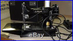 Singer Featherweight 221 Sewing Machine in Carrying Case