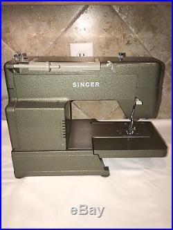 Singer HD-110 Electronic Sewing Machine With Carrying/Storage Case