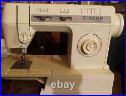 Singer Merritt Electric Sewing Machine 2520C with Elect Peddle and Carrying Case