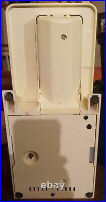 Singer Merritt Electric Sewing Machine 2520C with Elect Peddle and Carrying Case