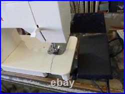 Singer Model 5705C Sewing Machine with Foot Pedal. Tested & Working. With Carry Case