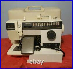 Singer Portable Sewing Machine Model 4622A & Case