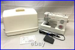 Singer Scholastic 5523 Sewing Machine with Manual & carry Case