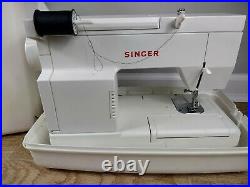 Singer Sewing Machine 5 built-in stitch patterns, Model 5825C With Carrying Case