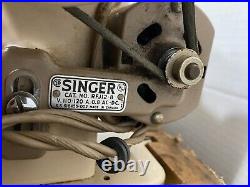 Singer Sewing Machine Fashion Mate Model 223 with Pedal Cord Carrying Case VTG