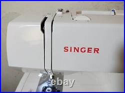 Singer Touch & Sew 7466 Sewing Machine 120 Stitch with Case, Pedal & Manual