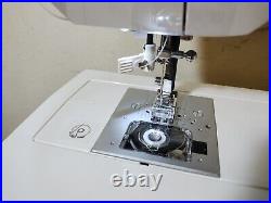 Singer Touch & Sew 7466 Sewing Machine 120 Stitch with Case, Pedal & Manual