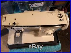 Super Singer Sewing Machine model 427C with carry case and foot switch