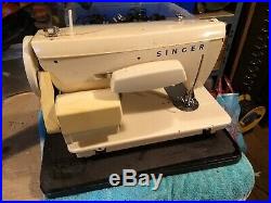Super Singer Sewing Machine model 427C with carry case and foot switch