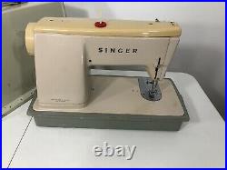 TESTED! Singer Stylist Zig Zag Sewing Machine Model 457 with Carry Case and Pedal