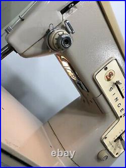 TESTED! Singer Stylist Zig Zag Sewing Machine Model 457 with Carry Case and Pedal