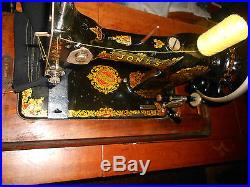 Vintage Jones Cs Hand Crank Sewing Machine With Wood Carry Case & Accessories
