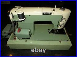 VTG Bradford Sewing Machine Model 7786 WithEXTRAS And carry case