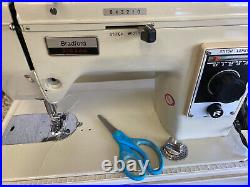 VTG Bradford Zig Zag Sewing Machine and carry case