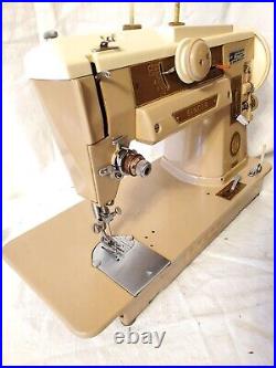 VTG SINGER 401A SEWING MACHINE+attachments for leather+lace++ (J37 p2)