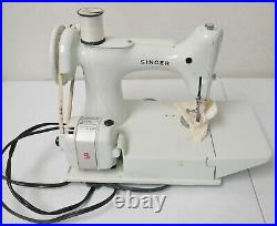 Vintage 1964 Singer White Featherweight Sewing Machine with Carry Case Free Ship
