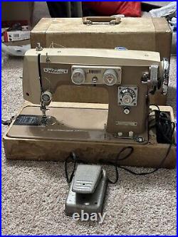 Vintage Aldens Deluxe 147B Sewing Machine with Carrying Case and Presser Feet