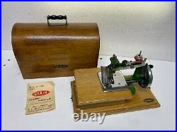 Vintage Cast Iron Grain Toy Hand Crank Sewing Machine With Original Carry Case