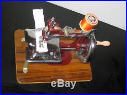 Vintage Essex English Made Cast Iron Hand Toy Sewing Machine With Carry Case