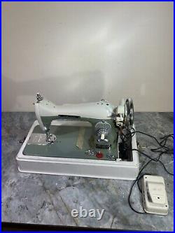 Vintage New Home Janome Paragon Heavy Duty Sewing Machine WithCarry Case