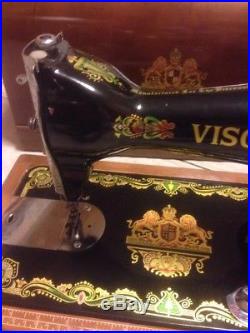 Vintage/Retro VISCOUNT Deluxe Hand Cranked Sewing Machine in Carry Case