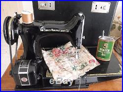 Vintage Singer 221K Sewing Machine Carry Case & Accessories Fully Working