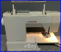 Vintage Singer Merritt Model 4552 Sewing Machine With Carrying Case