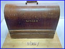 Vintage Singer Sewing Machine Hand Crank In Carry Case + Key 1932 See pictures