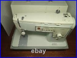 Vintage Singer Stylist Model 413 ZigZag Sewing Machine In Carry Case 1974 Works