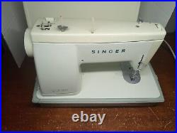 Vintage Singer Stylist Model 413 ZigZag Sewing Machine In Carry Case 1974 Works
