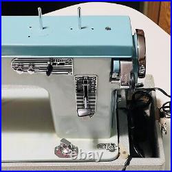 White 1265 Sewing Machine Zig Zag Stitcher Bleu Turquoise With Pedal, Case. WORKS