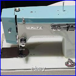 White 1265 Sewing Machine Zig Zag Stitcher Bleu Turquoise With Pedal, Case. WORKS