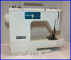 White Sewing Machine Heavy Duty Model 1919 Embroidery Dressmaking with Box Manual